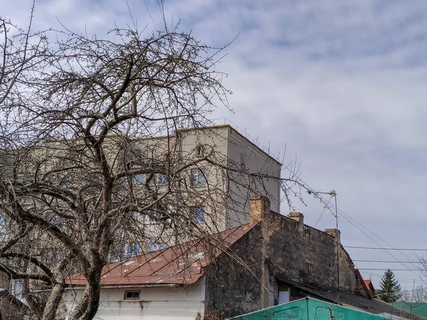 Façade Une Vieille Maison Dans Ville Printemps — Photo