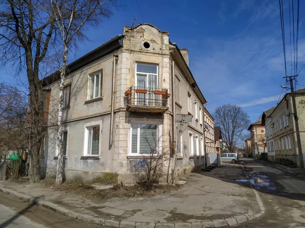 Façade Une Vieille Maison Dans Ville Printemps — Photo