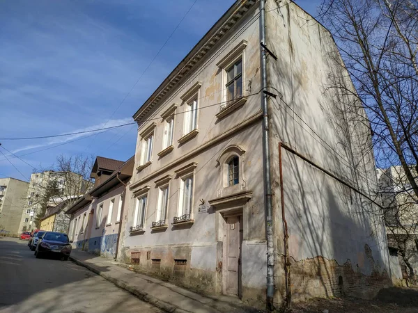 Façade Une Vieille Maison Dans Ville Printemps — Photo