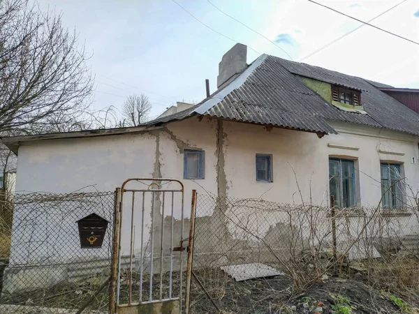 Fassade Eines Alten Hauses Der Stadt Frühling — Stockfoto