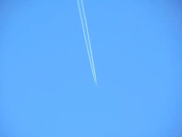 Céu Azul Qual Avião Voa Setembro — Fotografia de Stock