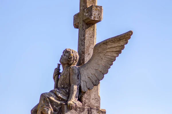 Cruz Cristiana Sobre Tumba Cementerio —  Fotos de Stock