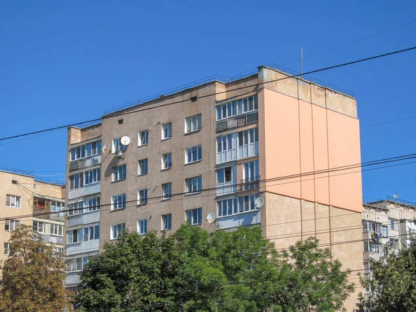 Fachada Edificio Residencial Una Zona Residencial —  Fotos de Stock