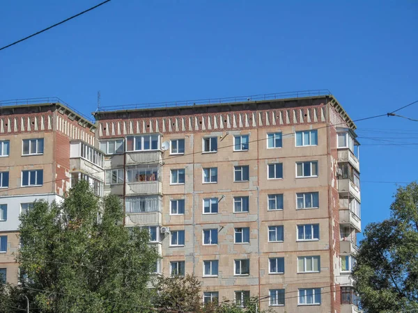 Fachada Edificio Residencial Una Zona Residencial — Foto de Stock