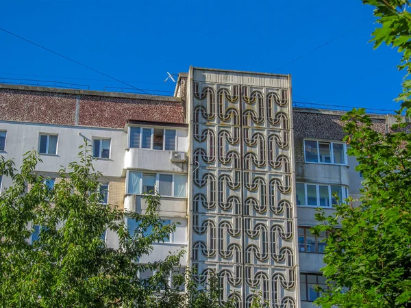 Fațada Unei Clădiri Apartamente Rezidențiale Într Zonă Rezidențială — Fotografie, imagine de stoc