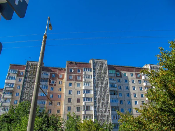 Fachada Prédio Apartamentos Residenciais Uma Área Residencial — Fotografia de Stock