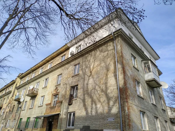 Façade Une Vieille Maison Dans Ville Printemps — Photo