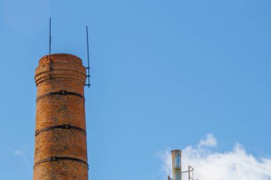 Kazan dairesinin yüksek borusu tuğladan yapılmıştır.
