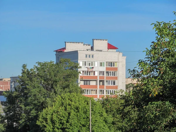 Fachada Edifício Residencial Cidade Com Vista Para Janelas Paredes Varandas — Fotografia de Stock