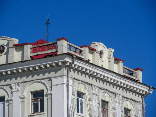 Fachada Edifício Residencial Cidade Com Vista Para Janelas Paredes Varandas — Fotografia de Stock