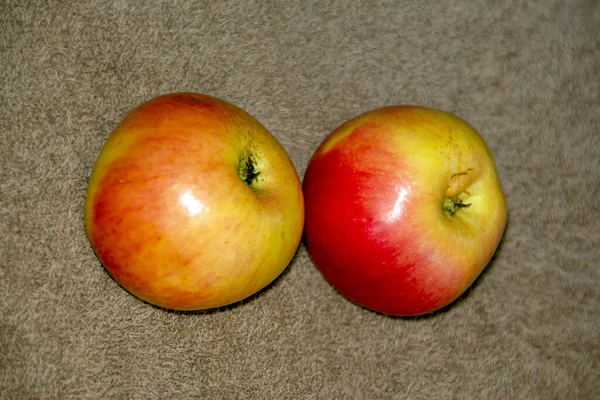 Gele Rode Heerlijke Appels — Stockfoto