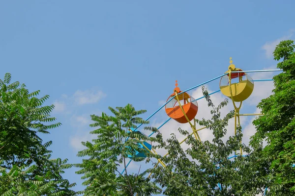 Ferris Wiel Kinderattractie Het Park — Stockfoto