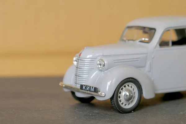 Szary Plastikowy Model Zabawki Radzieckiego Samochodu Kim — Zdjęcie stockowe