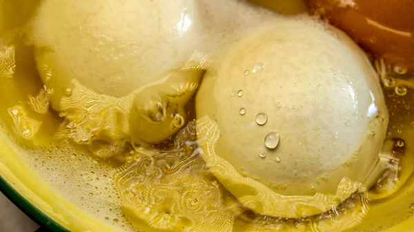 Uova Pollo Vengono Bollite Acqua Sul Fuoco — Foto Stock