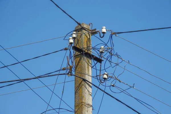 Kabel Und Stromleitungen Mast — Stockfoto