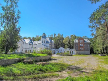 Pazar ayini sırasında Ukrayna Hristiyan Kilisesi 'nin güzel binası. Ternopil, Ukrayna