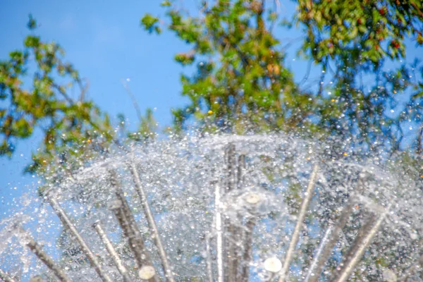 Hermosos Chorros Agua Una Fuente Clima Caliente Julio — Foto de Stock