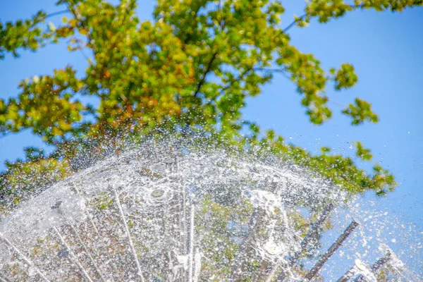 Beautiful Jets Water Fountain Hot Weather July — Stock Photo, Image