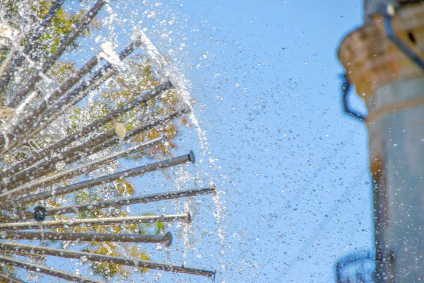 Schöne Wasserstrahlen Einem Springbrunnen Bei Heißem Wetter Juli — Stockfoto