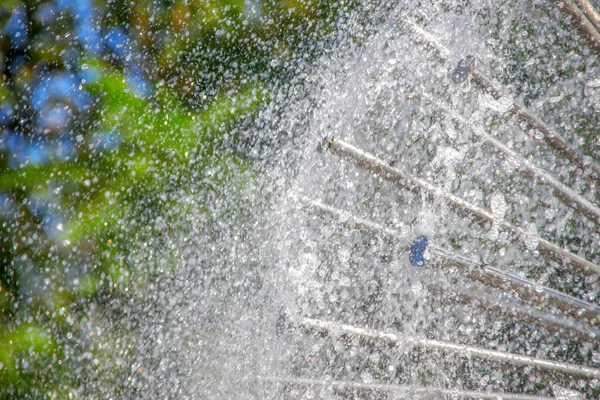 Hermosos Chorros Agua Una Fuente Clima Caliente Julio —  Fotos de Stock