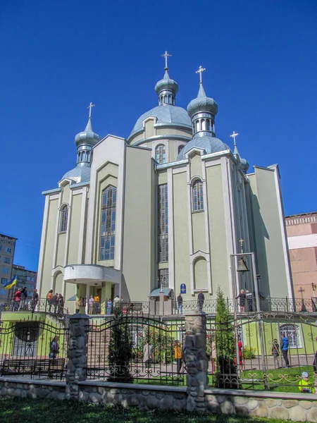 Vacker Byggnad Den Ukrainska Kristna Kyrkan Söndagsgudstjänsten Ternopil Ukraina — Stockfoto