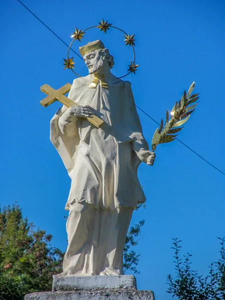 Памятник Святому Яну Непомуку Является Покровителем Чешской Республики Рек Мостов — стоковое фото