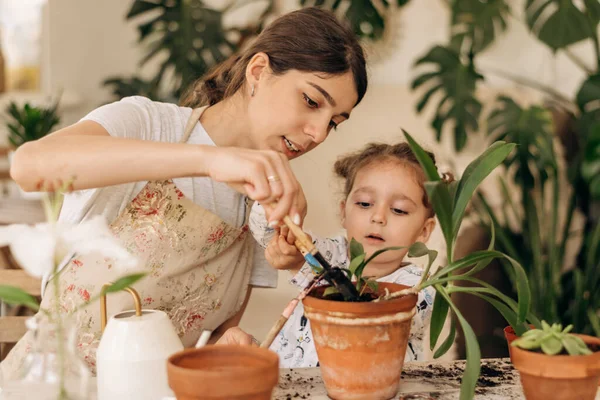 Happy Mixed Race Family Young Woman Her Little Daughter Planting — Stock Photo, Image