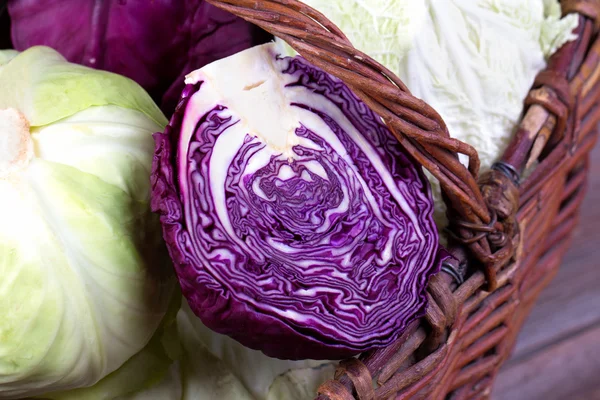 Red and white Cabbage In A Basket — Stock Photo, Image