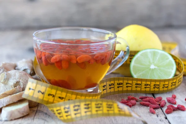 Kopje heerlijke dieet goji bessen thee — Stockfoto