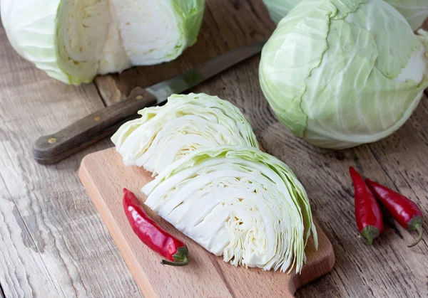 Cutted cabbage on cutting board — Stock Photo, Image