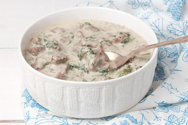 Fransız dana yahni beyaz porselen kase. BLANQUETTE de veau.