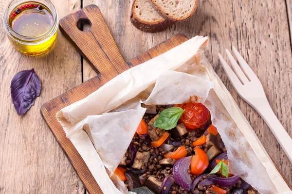 Lentils with baked vegetables. — Stock Photo, Image