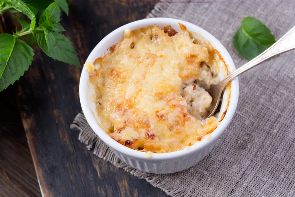Paddestoel en aardappel gratin — Stockfoto