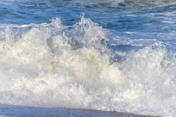 Fale Rozbijające Się Plaży Brzegu Oceanu Atlantyckiego Sables Olonne Francji — Zdjęcie stockowe