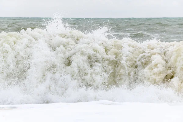 Fale Rozbijające Się Plaży Brzegu Oceanu Atlantyckiego Pobliżu Sables Olonne — Zdjęcie stockowe