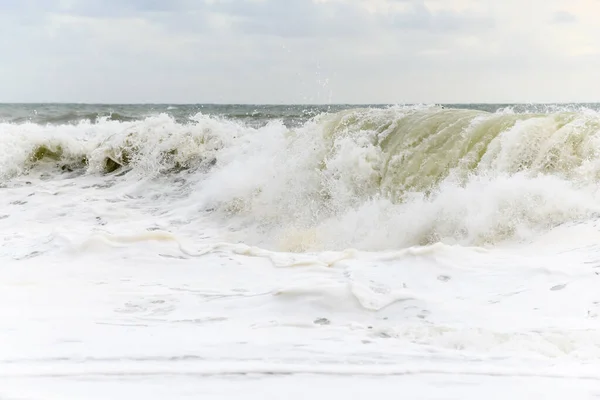 Fale Rozbijające Się Plaży Brzegu Oceanu Atlantyckiego Pobliżu Sables Olonne — Zdjęcie stockowe