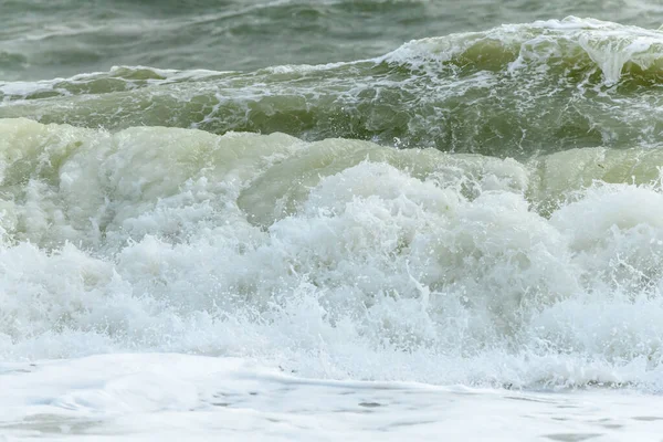 Fale Rozbijające Się Plaży Brzegu Oceanu Atlantyckiego Pobliżu Sables Olonne — Zdjęcie stockowe