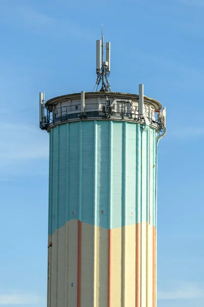 Antenna Comunicazione Una Torre Acqua Nella Pianura Dell Alsazia Francia — Foto Stock