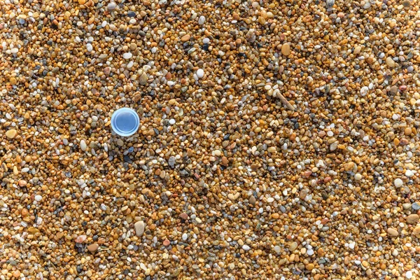 Vattenflasklock Plast Sanden Vid Stranden Frankrike — Stockfoto