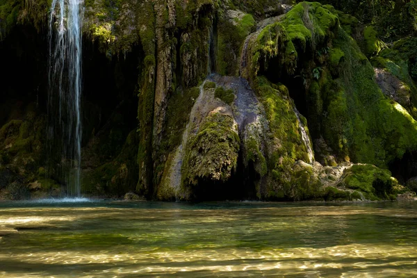 Cascada Toba Cerca Arbois Cascada Cristalina Poderosa Cascada —  Fotos de Stock