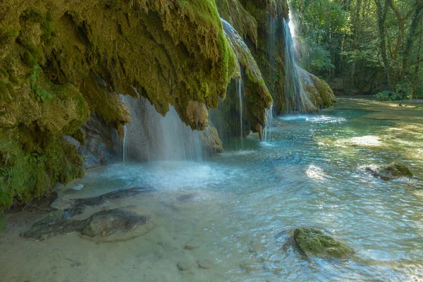 Cachoeira Tufa Perto Arbois Cachoeira Cristalina Poderosa Cachoeira — Fotografia de Stock