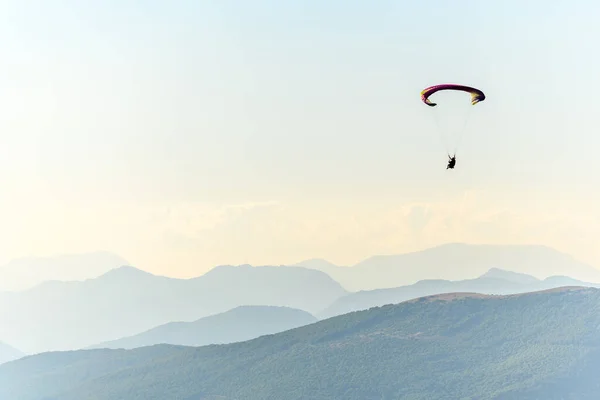 Let Paraglidingem Vzduchu Nad Horami Drome Francie — Stock fotografie