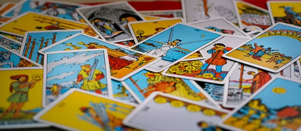 Montón Cartas Triunfo Del Tarot Mezcladas Dispersas Arregladas Azar Foto — Foto de Stock