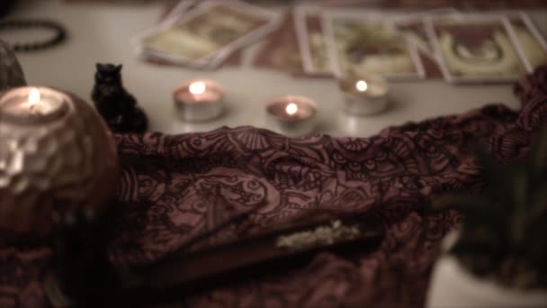Ritual with tarot cards — Stock Video