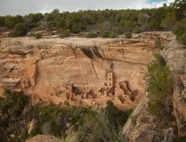 Mesa Verde Ulusal Parkı 'ndaki kare kule evi, Colorado