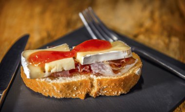 İspanyol pintxo veya Malamadre, montadito ve Bask Kont dan tapas