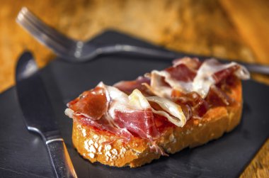 İspanyol pintxo veya Malamadre, montadito ve Bask Kont dan tapas