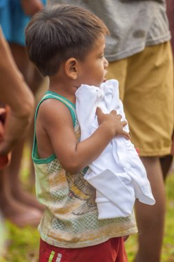 Loreto, Peru - Ocak 02: tanımlanamayan yerel çocuklar ca için poz