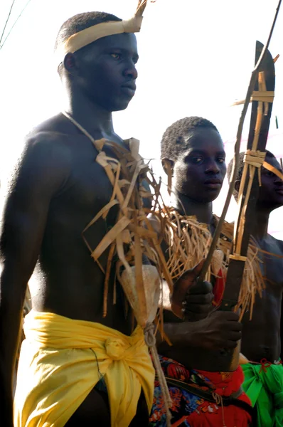 Σενεγάλη - 19 Σεπτεμβρίου: Άνδρες, γυναίκες και παιδιά στο παραδοσιακό s — Φωτογραφία Αρχείου