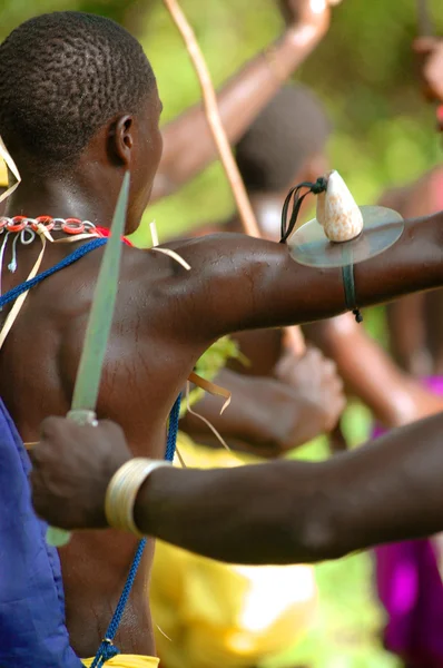 SENEGAL - SEPTEMBER 19: Menn, kvinner og barn i tradisjonelle – stockfoto